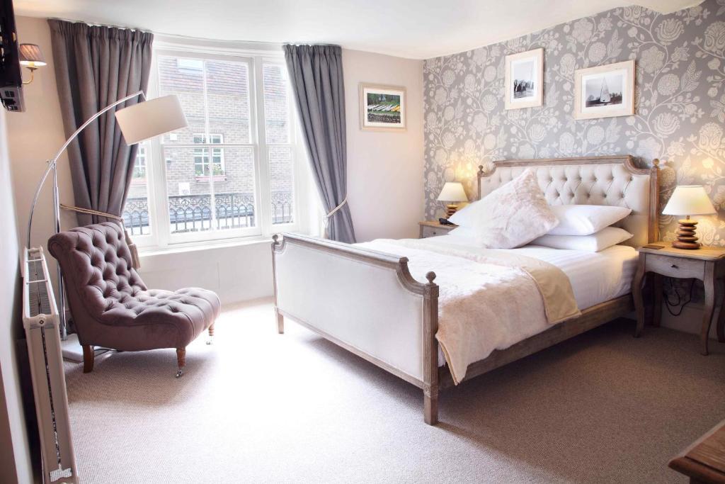 Flower Pot Hotel Sunbury-on-Thames Room photo